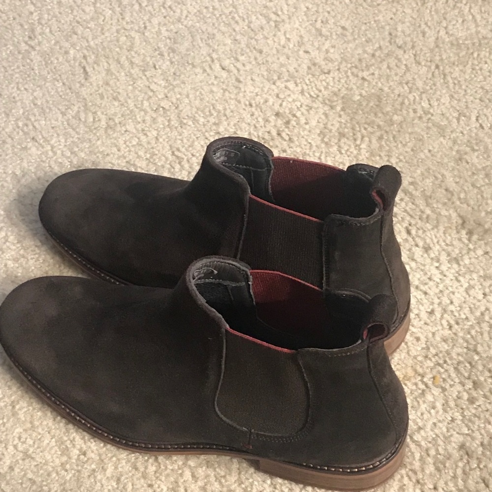 Casual/dress shoes